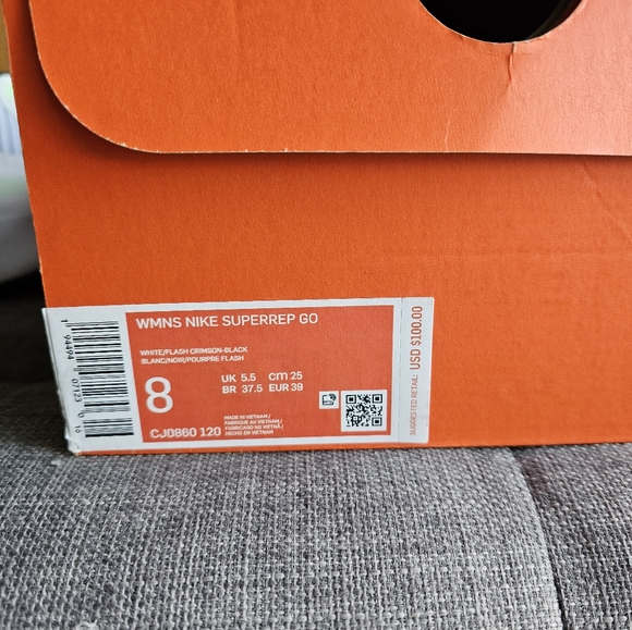 Tennis Shoes Nike - Picture 4 of 8